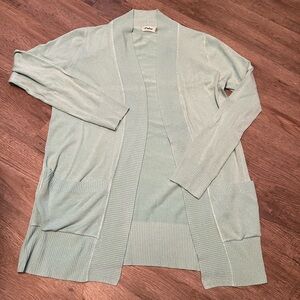 Women’s long sleeve cardigan